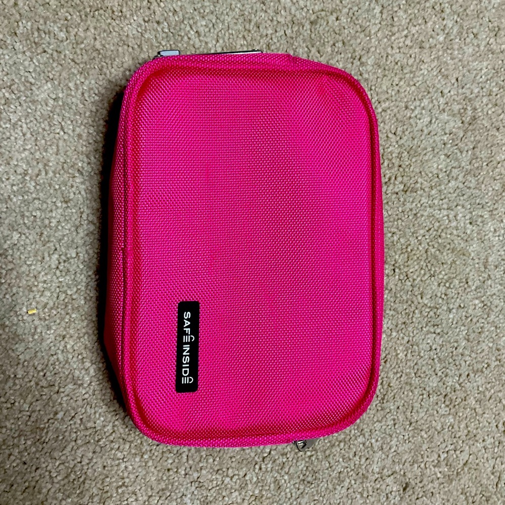Locking pouch